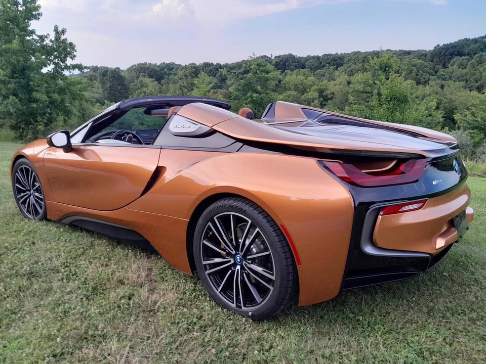2019 BMW i8 - Image 10 of 21