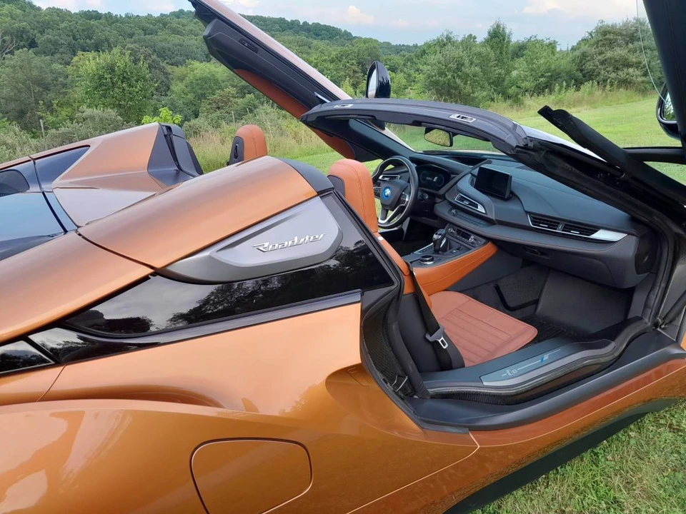2019 BMW i8 - Image 4 of 21