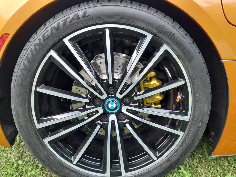 2019 BMW i8 - Image 8 of 21