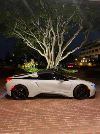 2019 BMW i8 - Image 2 of 11