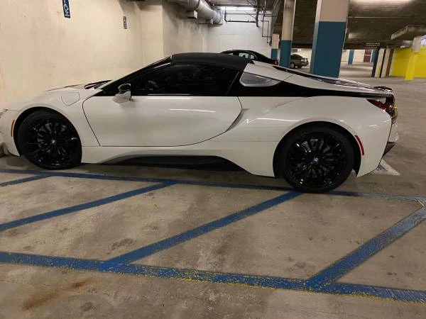 2019 BMW i8 - Image 4 of 11