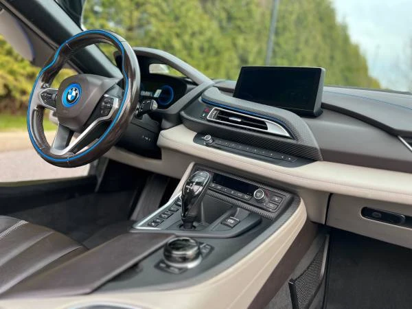 2019 BMW i8 - Image 17 of 19