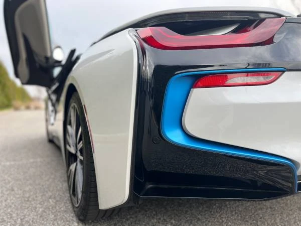2019 BMW i8 - Image 9 of 19