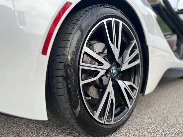2019 BMW i8 - Image 14 of 19