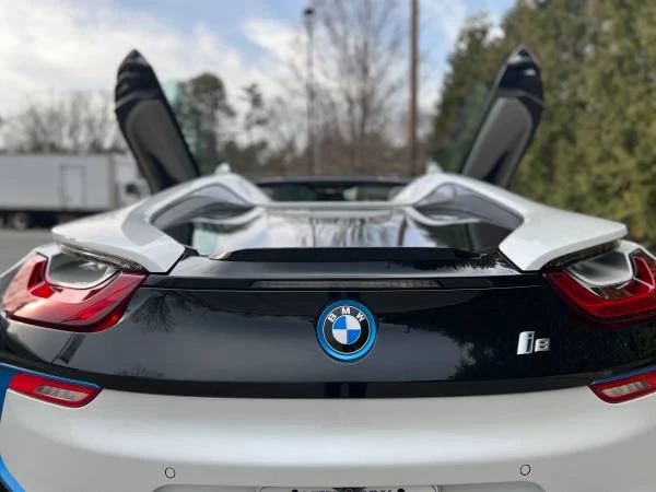 2019 BMW i8 - Image 8 of 19