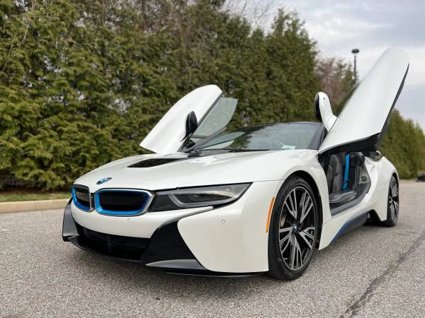 2019 BMW i8 - Image 2 of 19