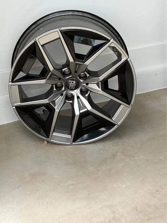 2024 BMW 5 Series - Image 2 of 3