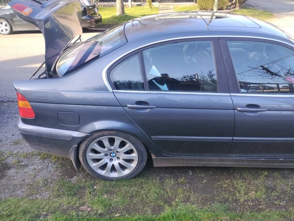 2002 BMW E46 330i & 330Ci - Image 6 of 7