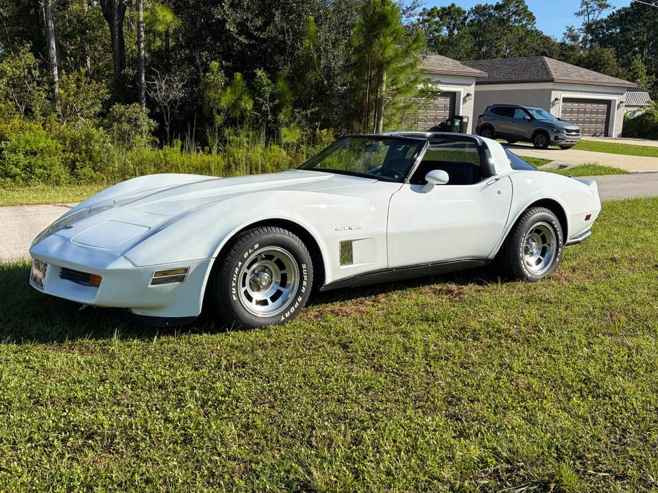 1982 Chevrolet Corvette C3 - Image 17 of 24