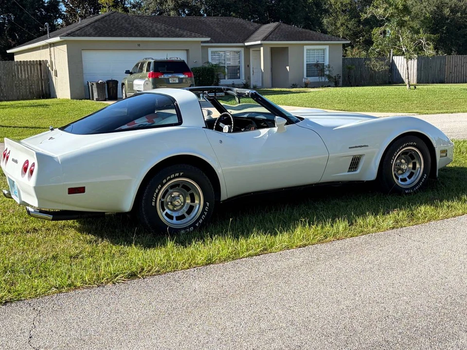 1982 Chevrolet Corvette C3 - Image 15 of 24