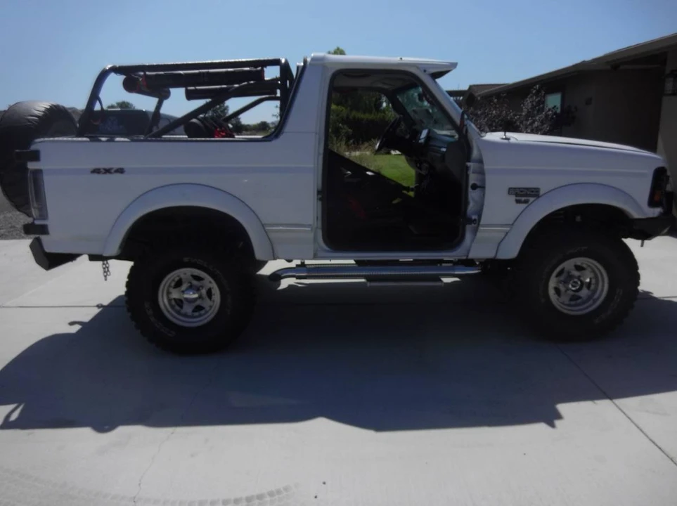 1996 Ford Bronco 5th Gen - Image 5 of 19