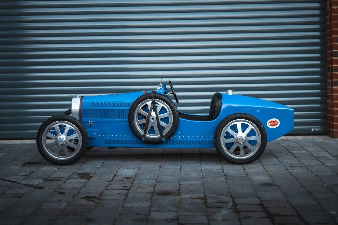 Bugatti - Image 2 of 28