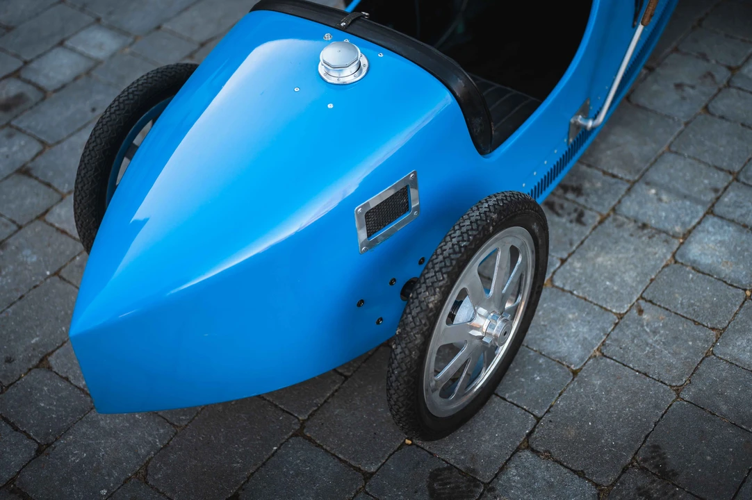 Bugatti - Image 9 of 28