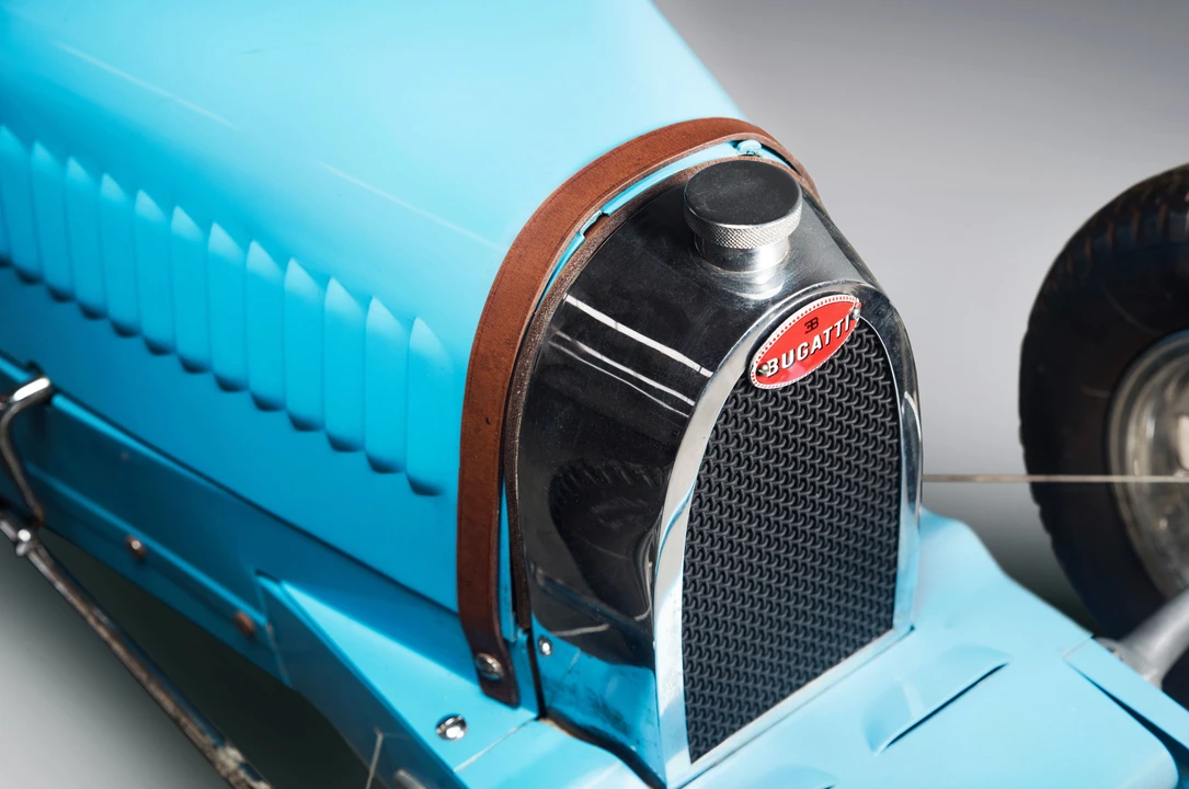 Bugatti - Image 10 of 10