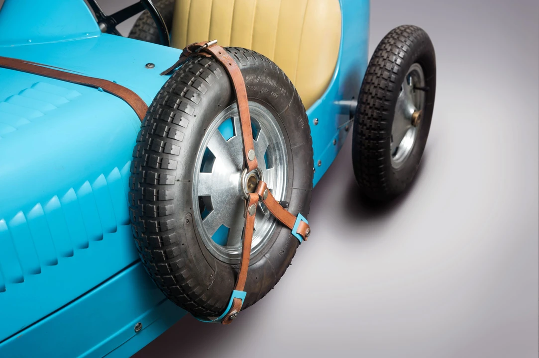 Bugatti - Image 9 of 10