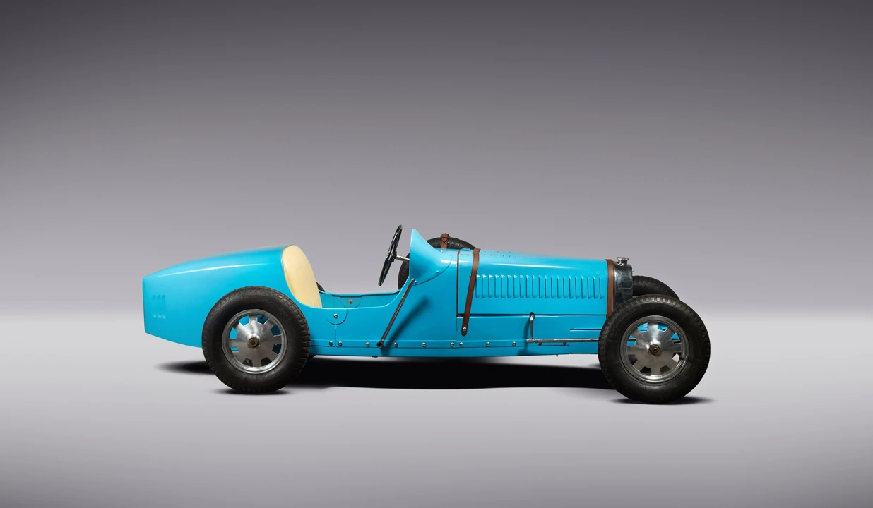 Bugatti - Image 2 of 10