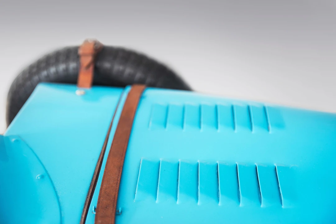 Bugatti - Image 8 of 10