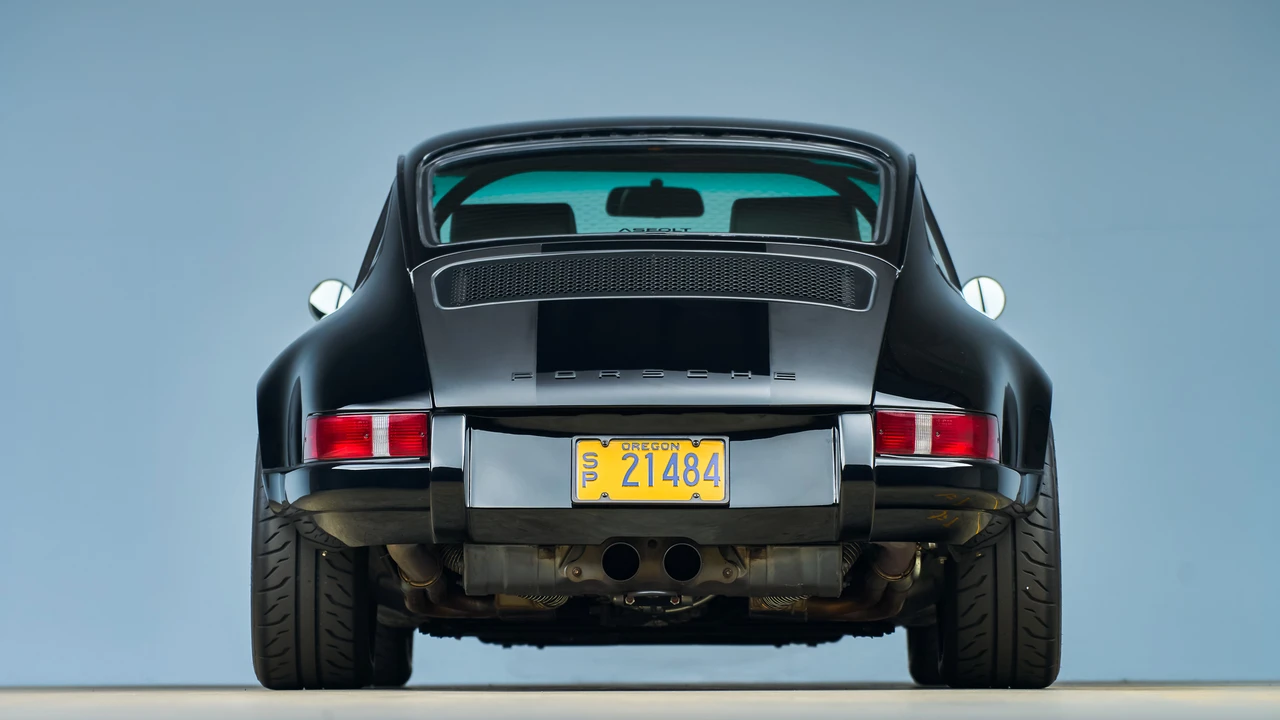 1985 Porsche 911 Carrera 3.2 - Image 18 of 31