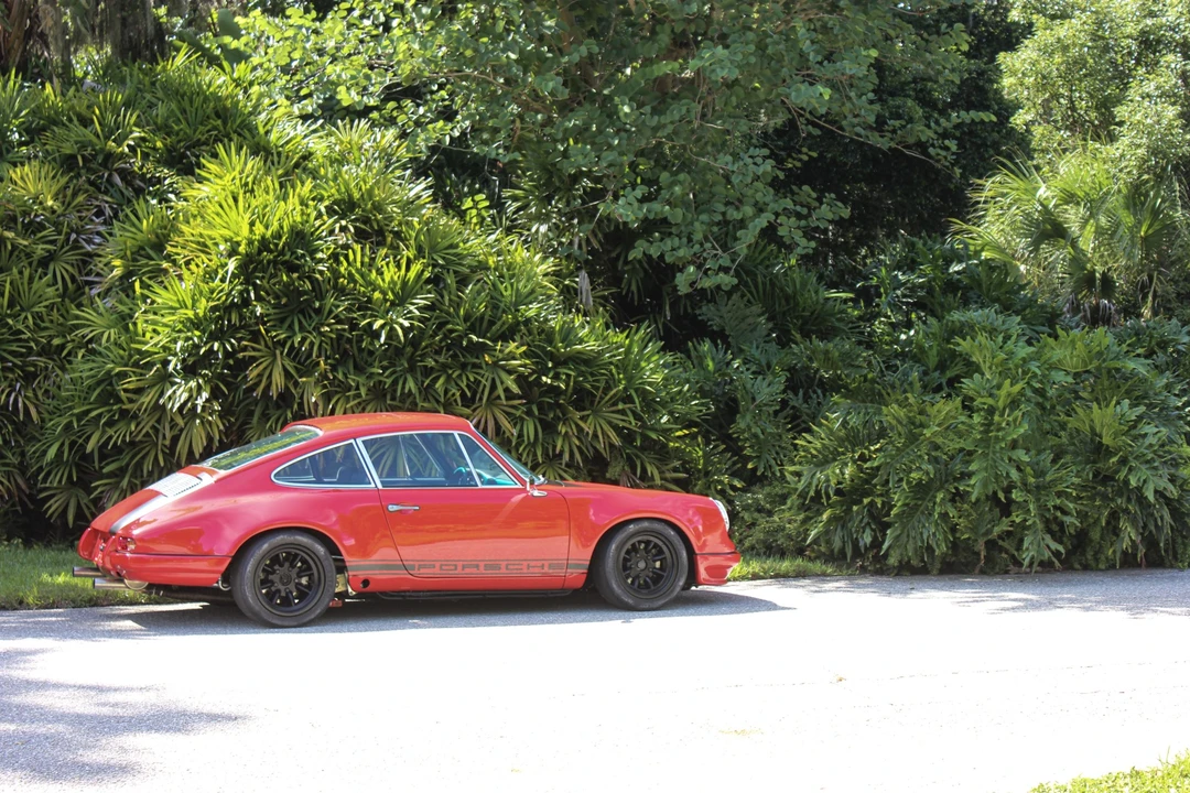 1985 Porsche 911 Carrera 3.2 - Image 11 of 31