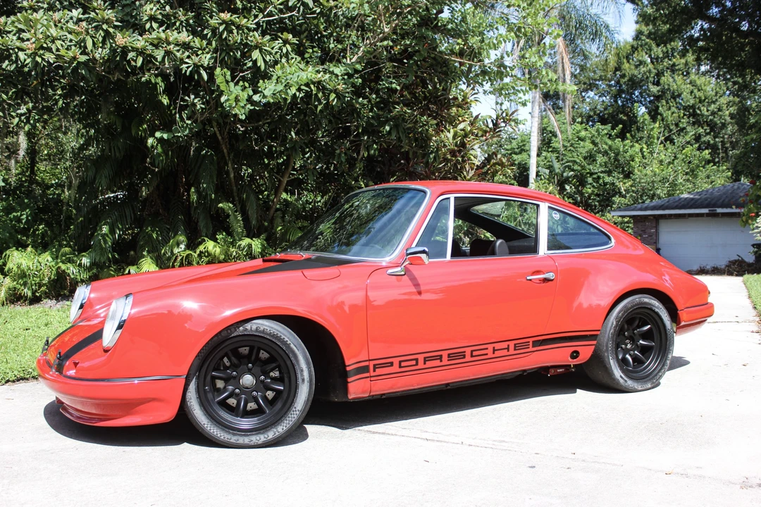 1985 Porsche 911 Carrera 3.2 - Image 2 of 31