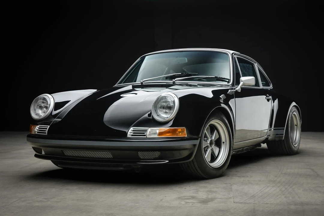1985 Porsche 911 Carrera 3.2 - Image 2 of 31