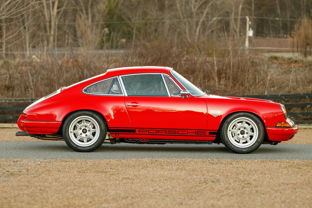 1986 Porsche 911 Carrera 3.2 - Image 13 of 31
