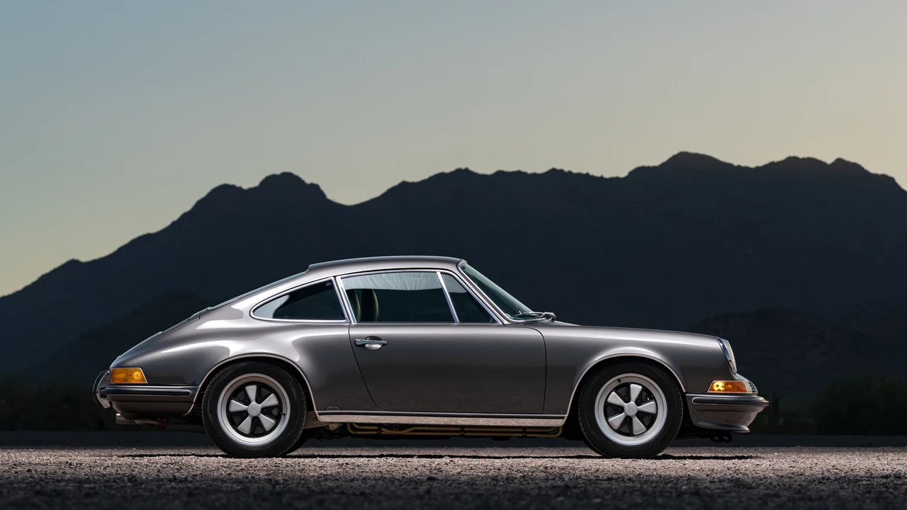 1988 Porsche 911 Carrera 3.2 - Image 16 of 31
