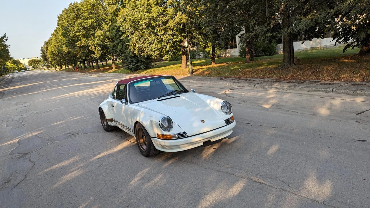 1988 Porsche 911 Carrera 3.2 - Image 24 of 31