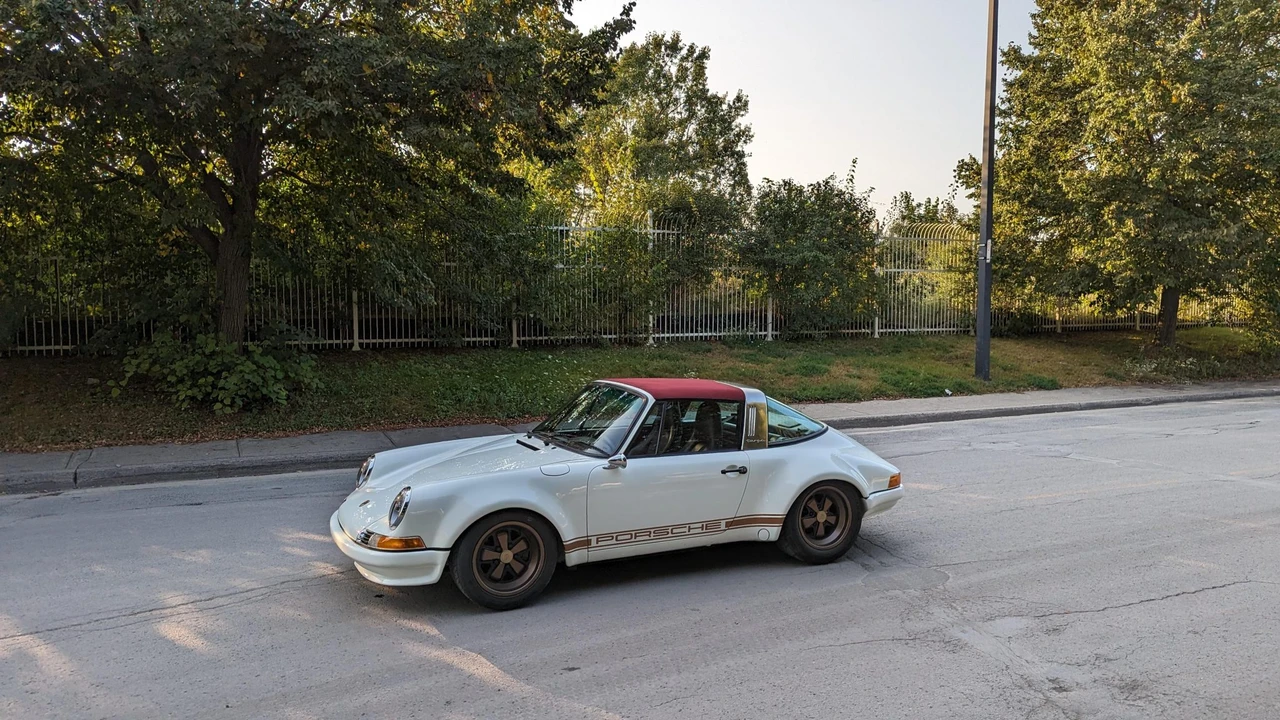1988 Porsche 911 Carrera 3.2 - Image 2 of 31