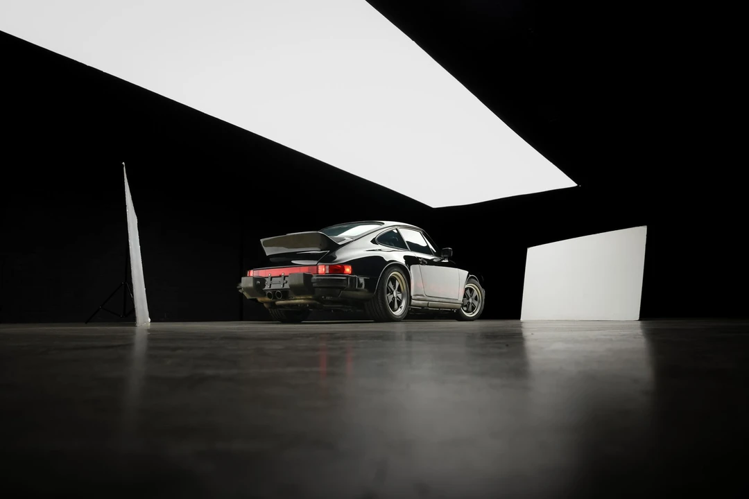 1989 Porsche 964 Carrera 4 - Image 26 of 31
