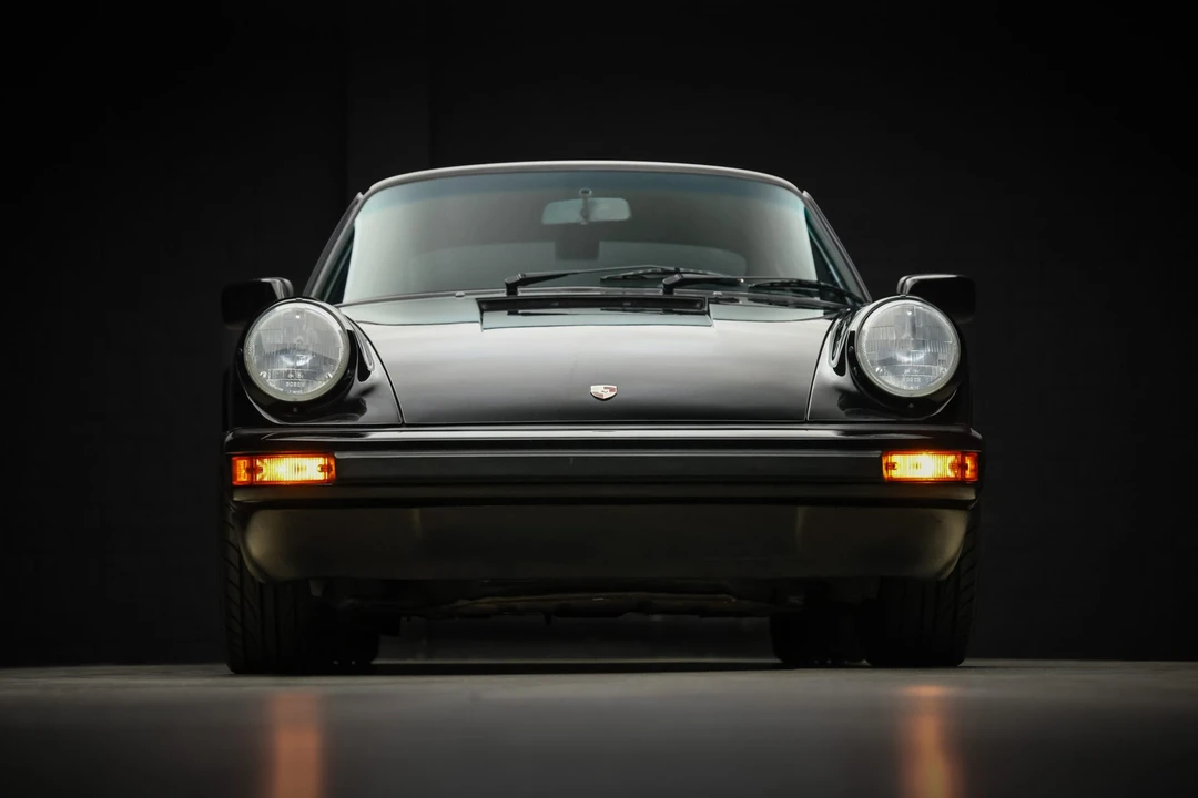1989 Porsche 964 Carrera 4 - Image 12 of 31