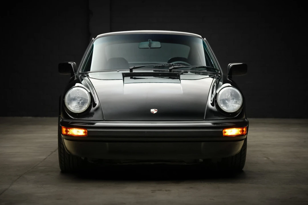 1989 Porsche 964 Carrera 4 - Image 11 of 31