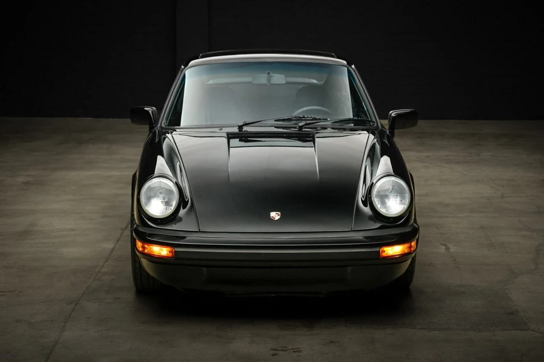 1989 Porsche 964 Carrera 4 - Image 10 of 31