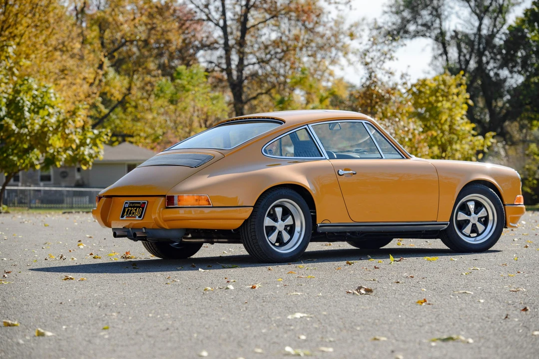 1987 Porsche 911 Carrera 3.2 - Image 9 of 31