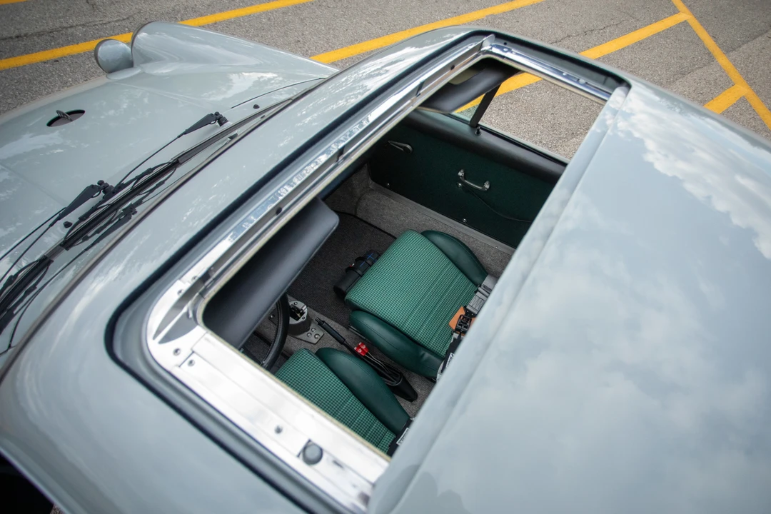 Porsche 911 Carrera SC - Image 18 of 31