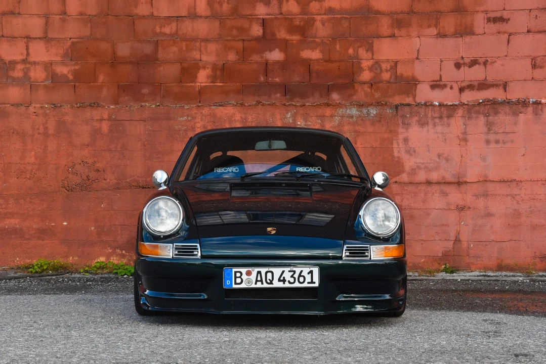 1990 Porsche 964 Carrera 4 - Image 9 of 31
