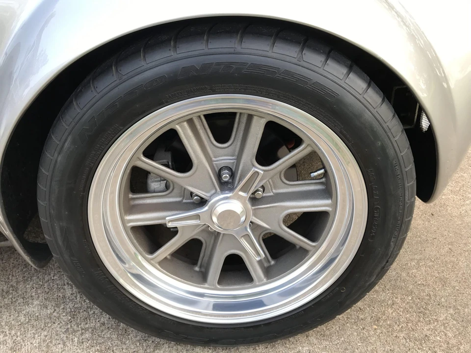 Shelby Cobra Replica - Image 25 of 31