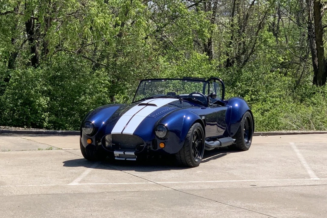 Shelby Cobra Replica - Image 2 of 31
