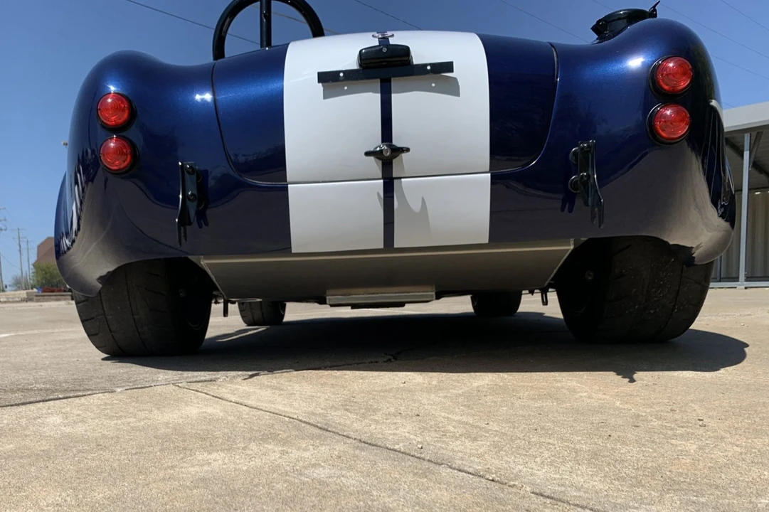 Shelby Cobra Replica - Image 10 of 31