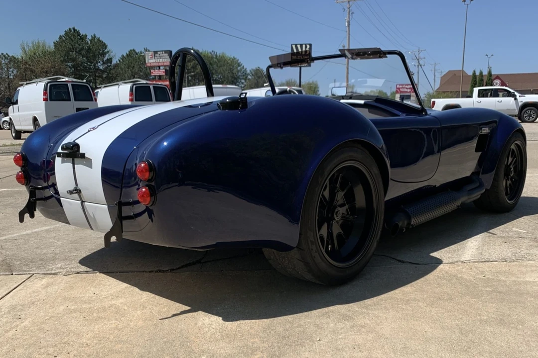 Shelby Cobra Replica - Image 8 of 31