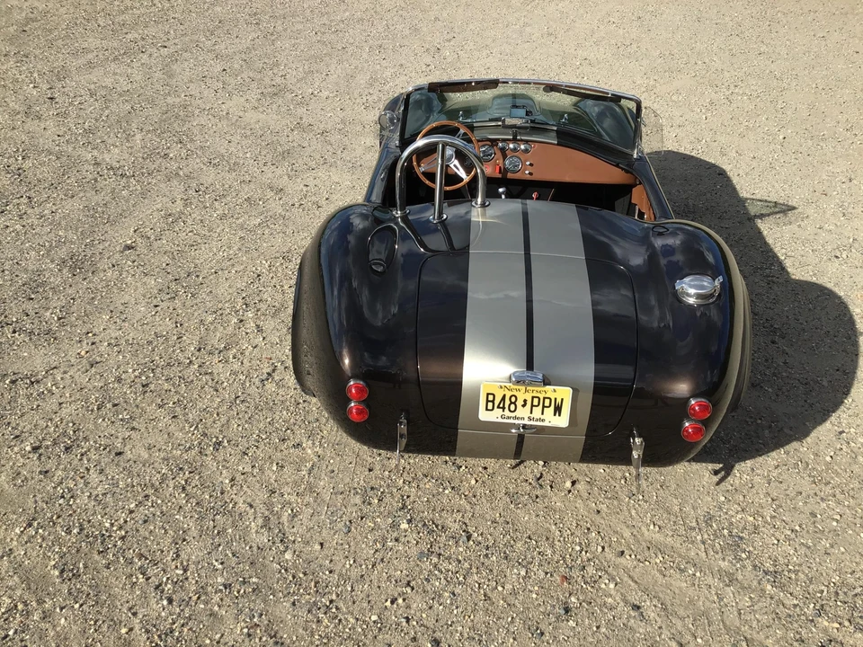 Shelby Cobra Replica - Image 9 of 31