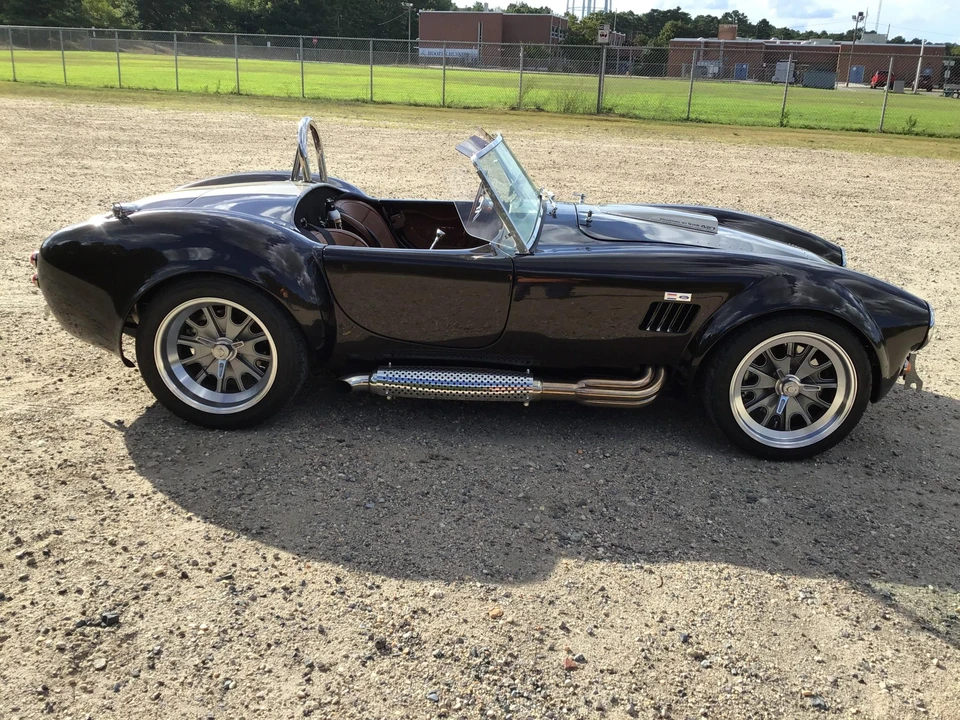 Shelby Cobra Replica - Image 17 of 31