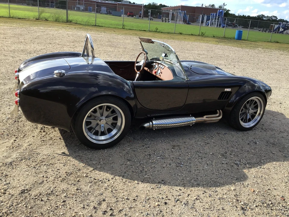 Shelby Cobra Replica - Image 15 of 31