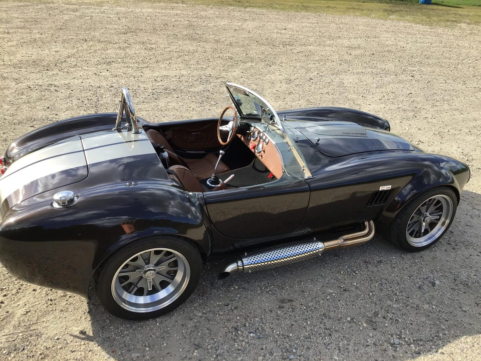 Shelby Cobra Replica - Image 11 of 31