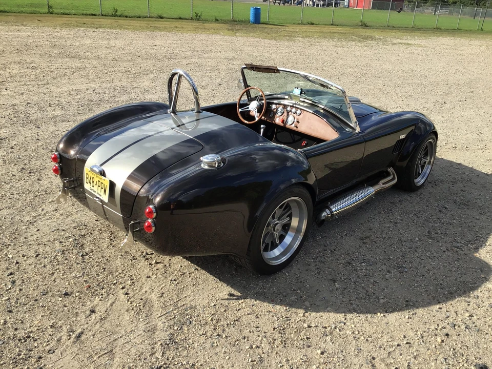 Shelby Cobra Replica - Image 10 of 31