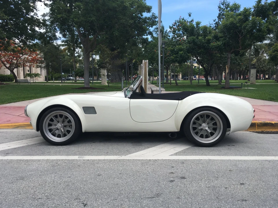 Shelby Cobra Replica - Image 15 of 31