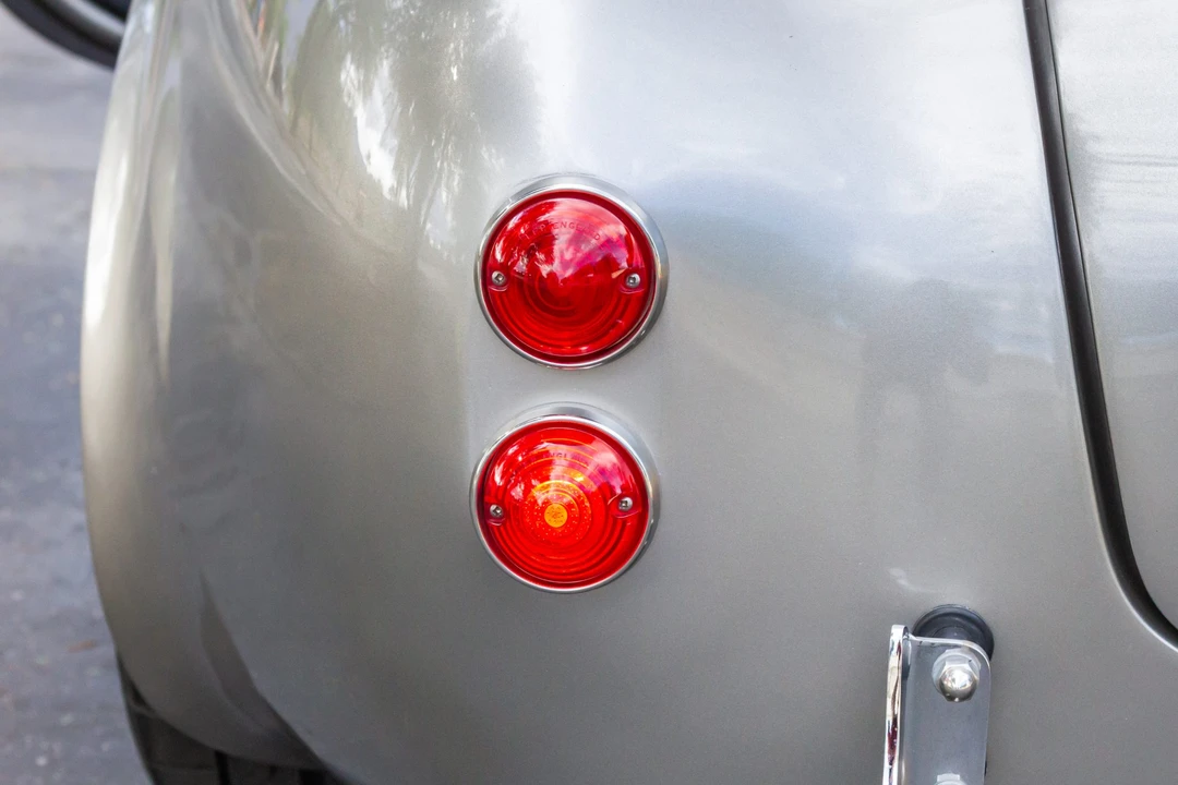 Shelby Cobra Replica - Image 13 of 31