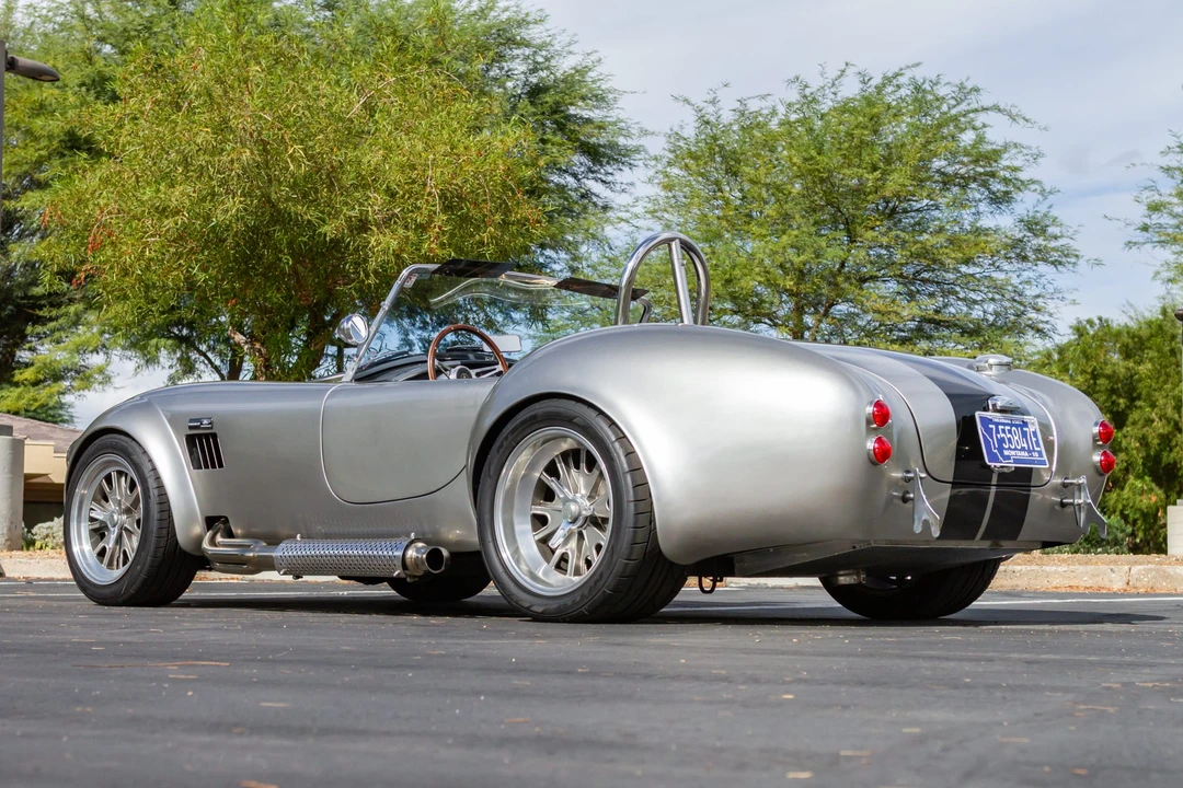 Shelby Cobra Replica - Image 7 of 31