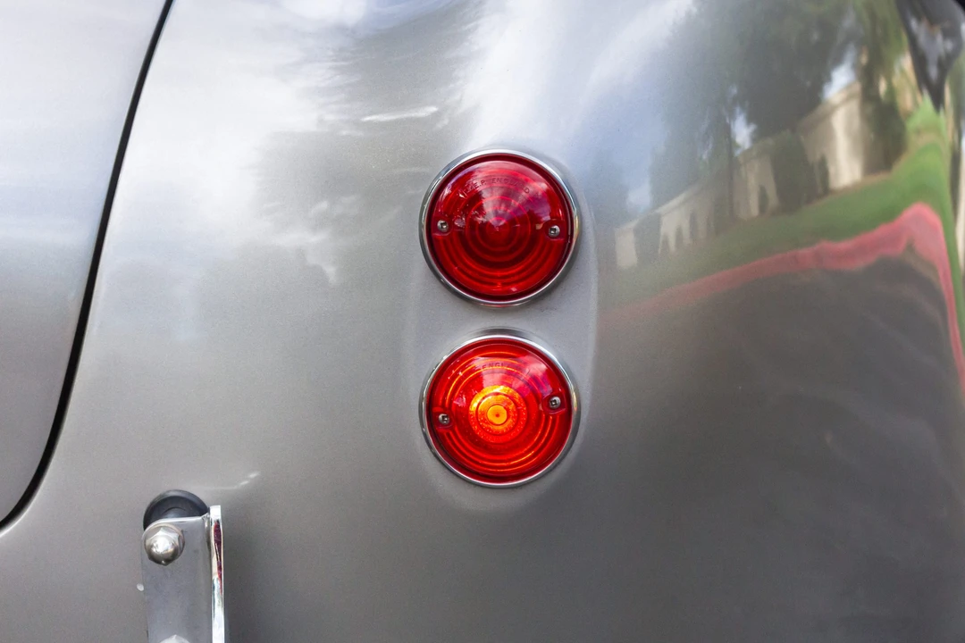 Shelby Cobra Replica - Image 14 of 31