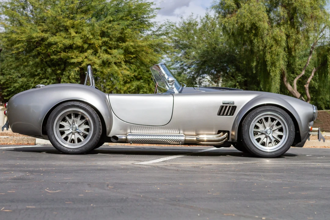 Shelby Cobra Replica - Image 4 of 31